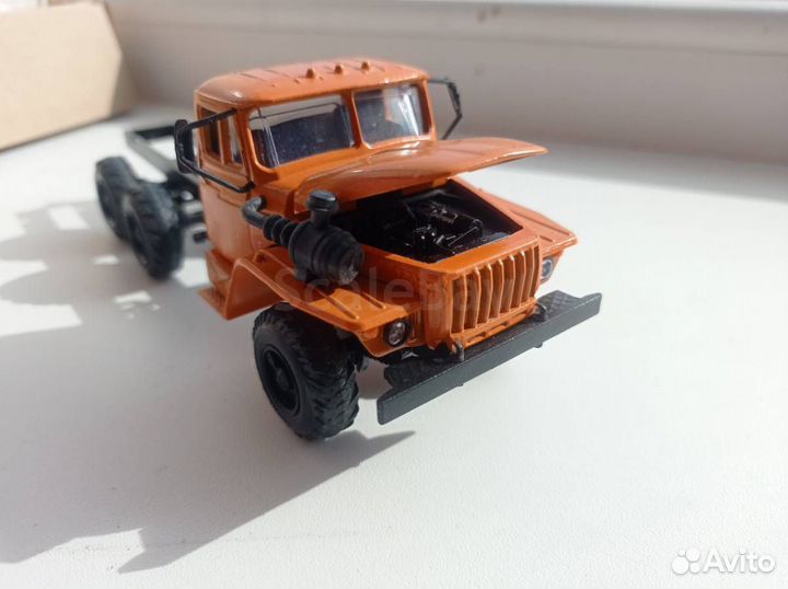 Модель 1:43 Урал и Ко-450