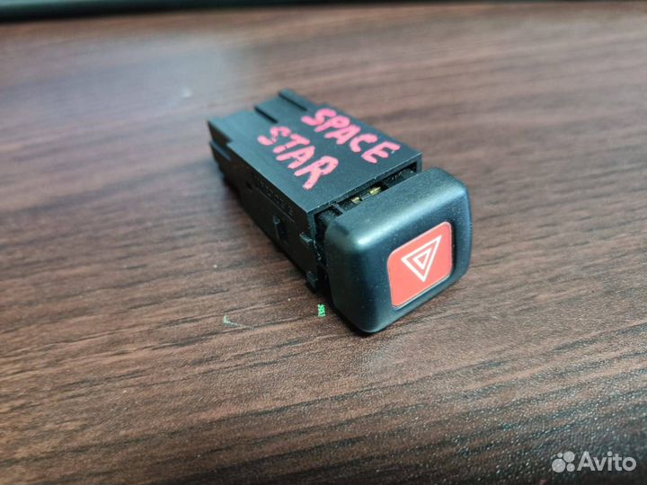 Кнопка аварийной сигнализации Mitsubishi рест