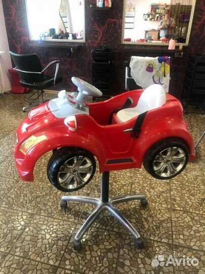 Детское кресло для стрижки детей