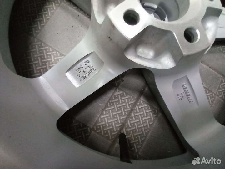 Литой диск r15