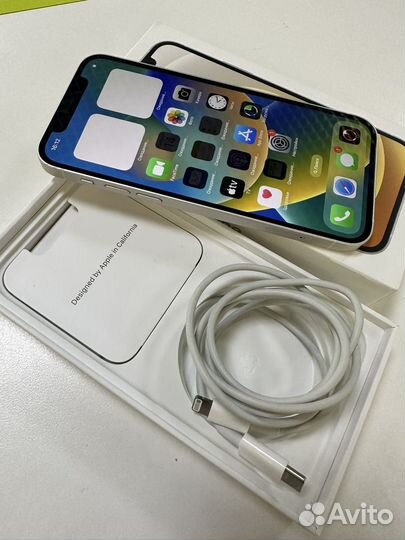 iPhone 12, 64 ГБ