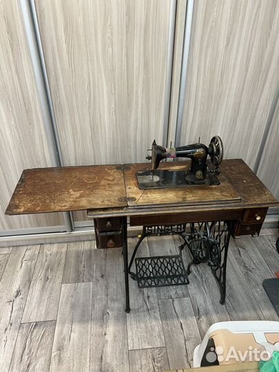 Швейная машина Singer