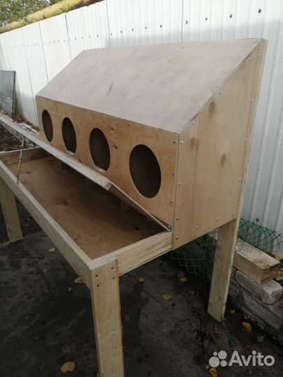 Гнездо для кур с яйцесборником