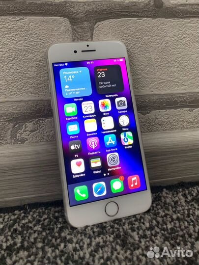 iPhone 8, 64 ГБ