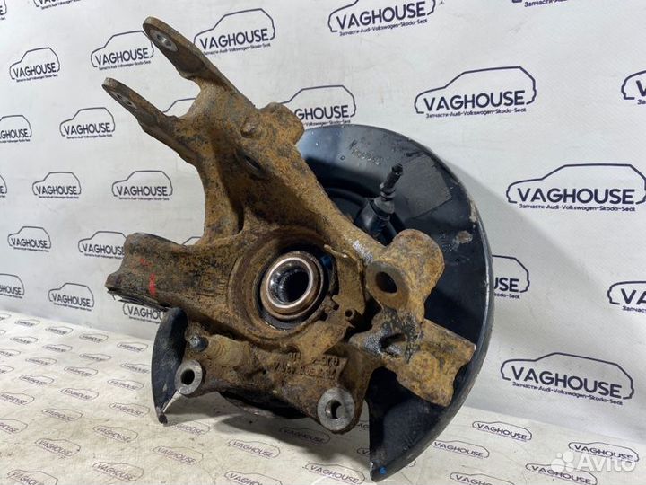 Кулак поворотный задний левый Volkswagen Touareg