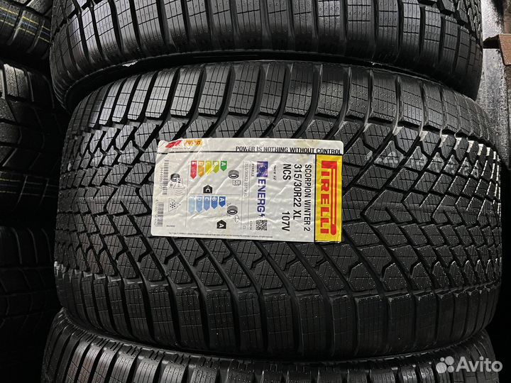 Pirelli Scorpion Winter 2 315/30 R22 и 275/35 R22 104V