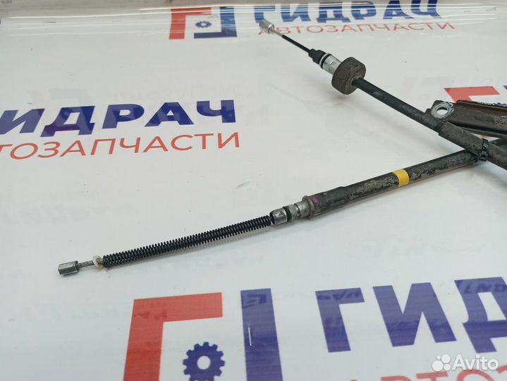 Трос стояночного тормоза правый Hyundai Solaris 2