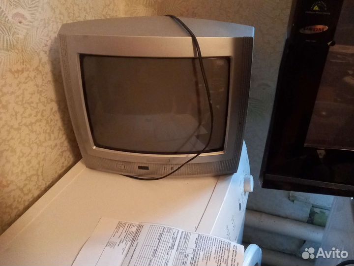 Телевизор бу маленький