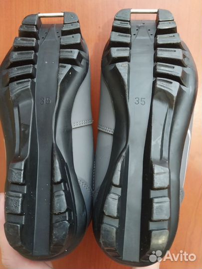 Лыжные ботинки р-р 35