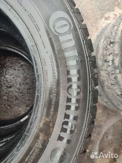 Continental Conti4x4IceContact 215/70 R16