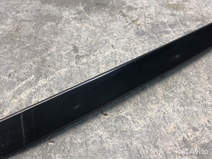 Зад прав молдинг двери Stinger GT