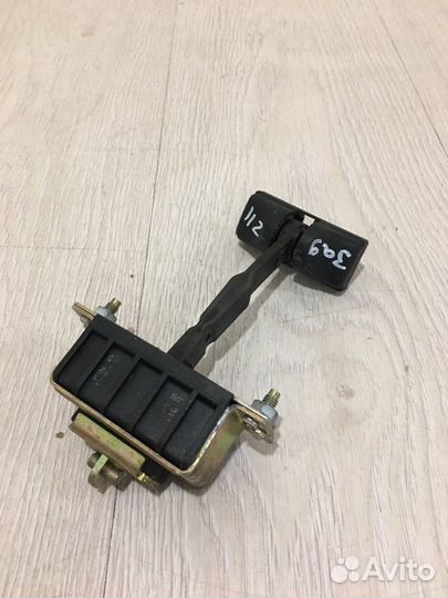 Ограничитель двери задний правый Mercedes Benz