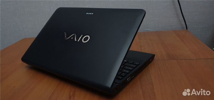 Sony Vaio 4-Ядра, 8-Оперативки, Radeon 1-Гигабайт