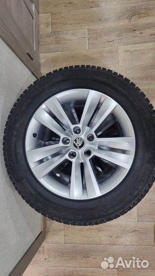 Зимний шипованный комплект колес R17