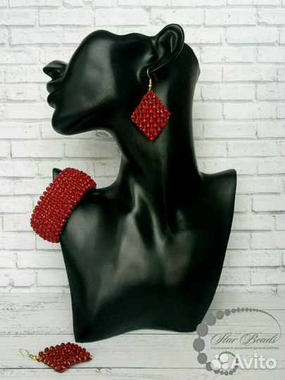 Браслеты и серьги из бисера