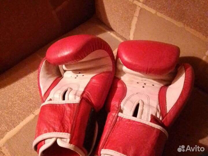 Боксерские перчатки