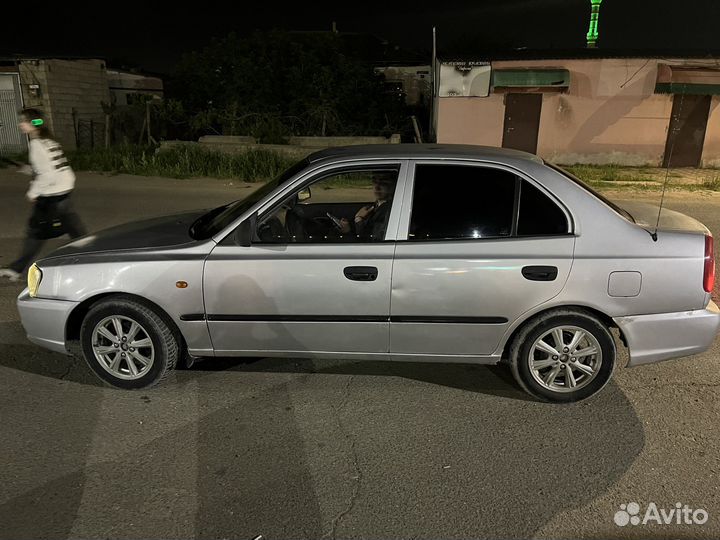 Крыло переднее левое hyundai accent