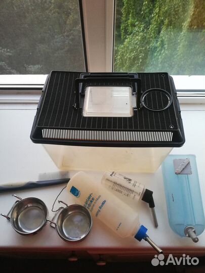 Переноска, поилки, расчески для шиншиллл