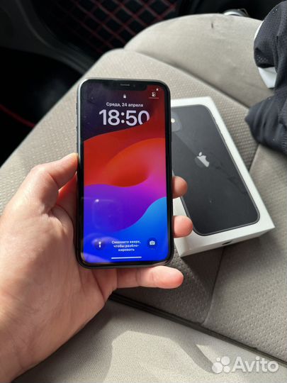 iPhone 11, 64 ГБ
