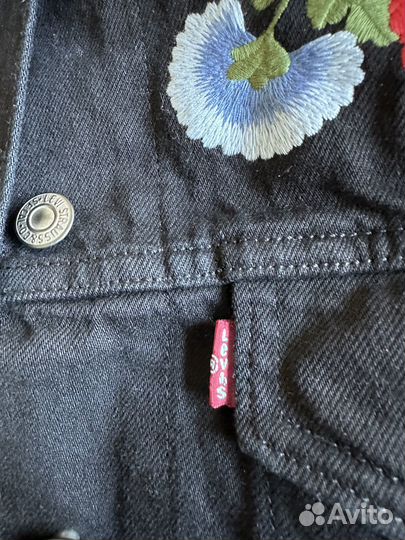 Джинсовая черная куртка Levi's, L