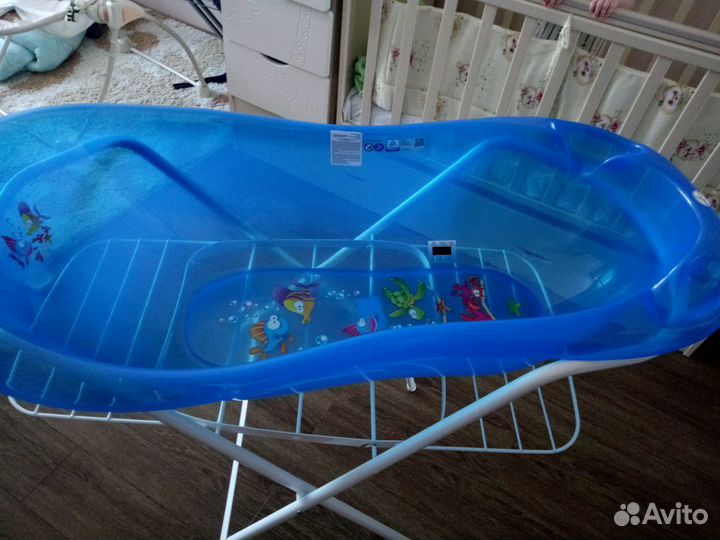 Ванночка с подставкой для купания