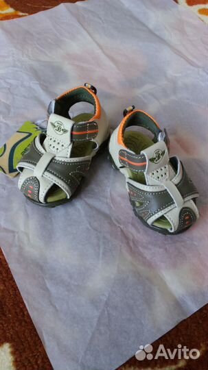 Босоножки детские 19 размер новые