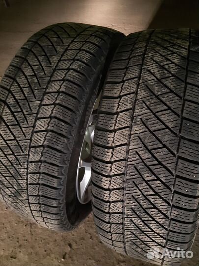Зимние колеса 215/55/17 Continental (5х114,3)