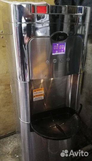 Кулер для воды напольный