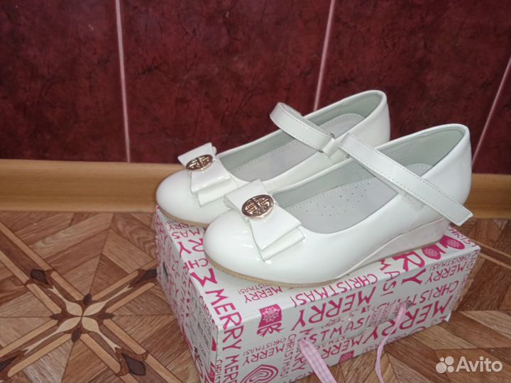 Туфли для девочки, в отличном состоянии