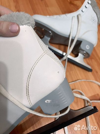 Коньки фигурные 38 размер