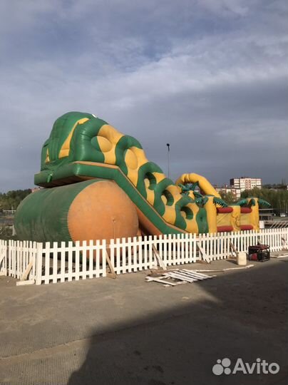 Батут надувной