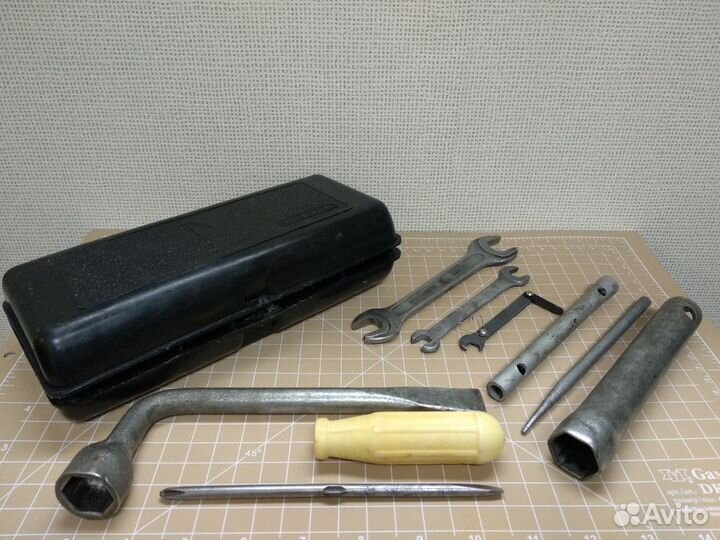 Коробка с заводским инструментом для ваз 2101-2107