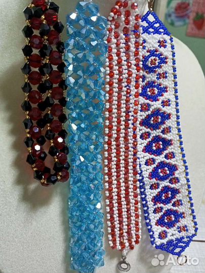 Браслет из бисера и бусин