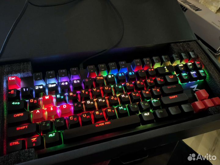 ZET gaming Blade PRO в упаковке, Кейкапы, Пуллер