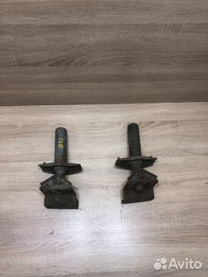 Кронштейн усилителя заднего бампера BMW E36