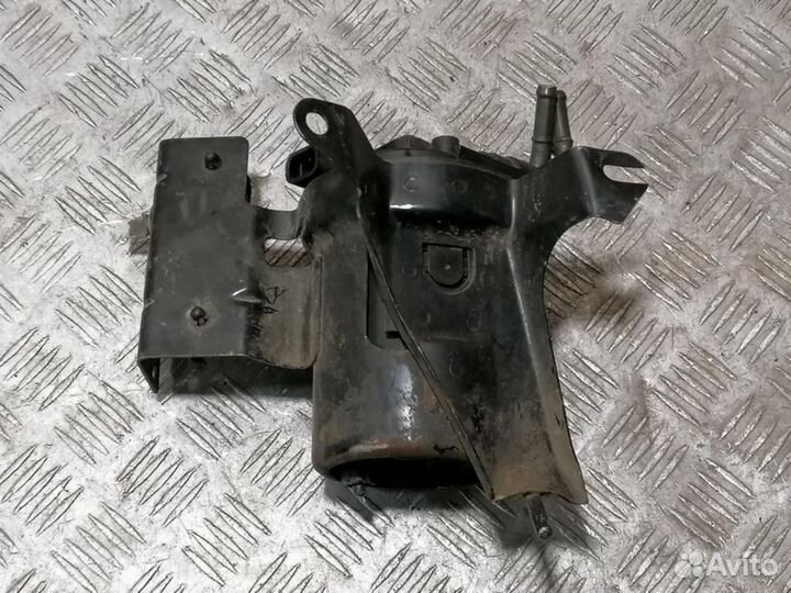 Корпус топливного фильтра Mitsubishi Carisma 2000