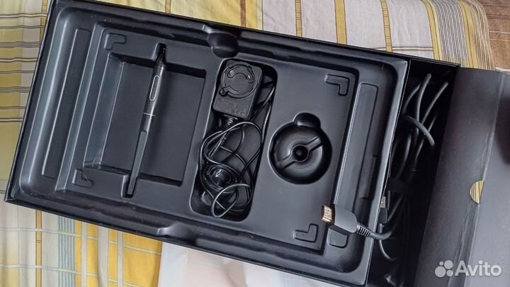 Грaфический плaншeт Нuiоn Каmvаs рro 12