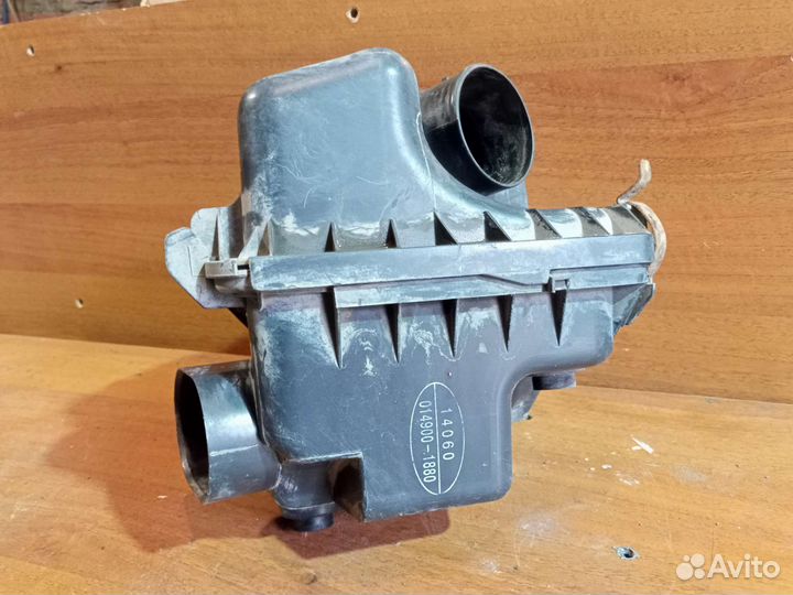 Корпус воздушного фильтра FAW Vita 2008)