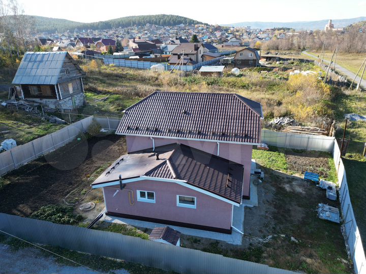 Дом 141 м² на участке 6,1 сот.