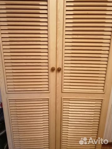 Распашные деревянные двери