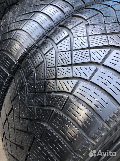 Pirelli Ice Zero 215/60 R16 99H