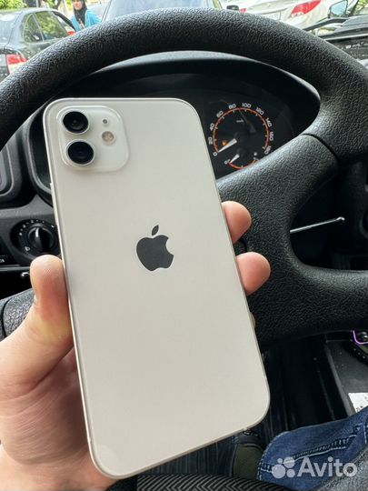 iPhone 12, 64 ГБ