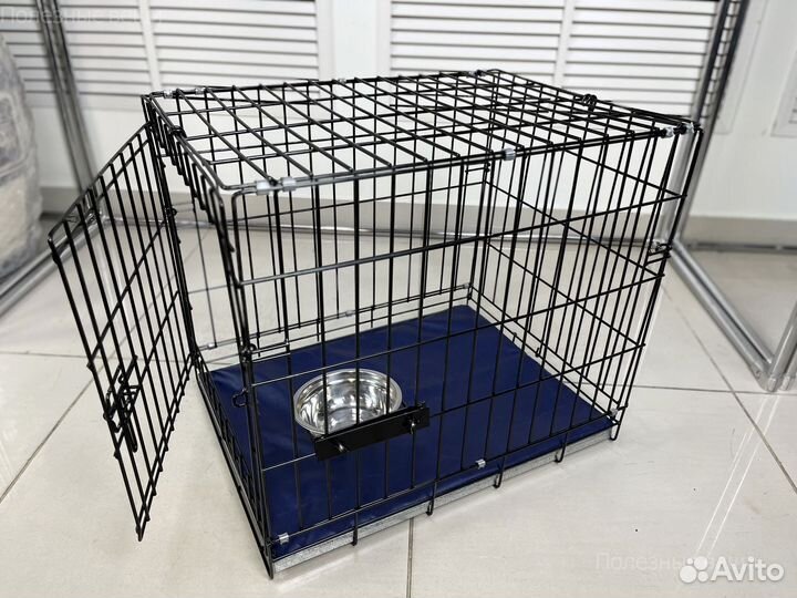 Клетка № 2 с миской и лежанкой