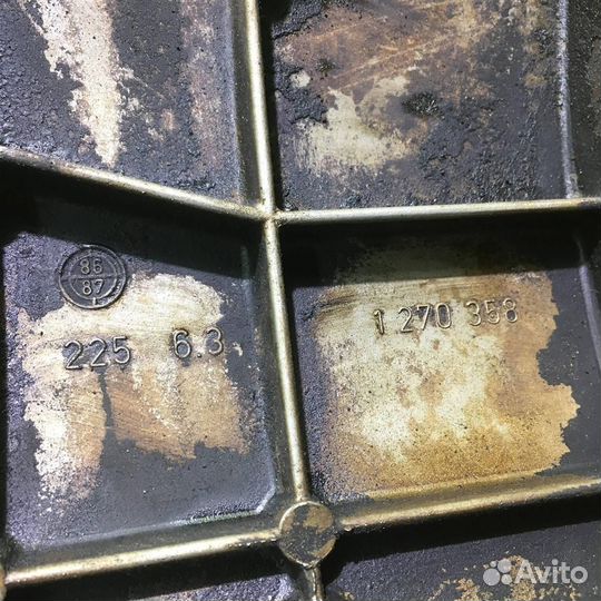 Крышка головки блока (клапанная) бмв Е28