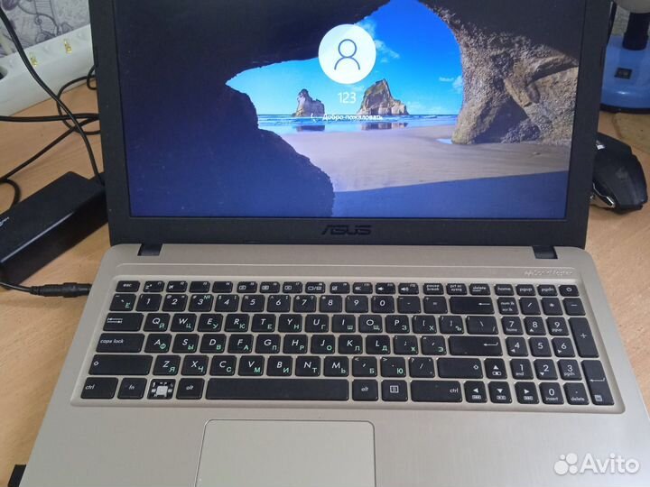 Ноутбук asus