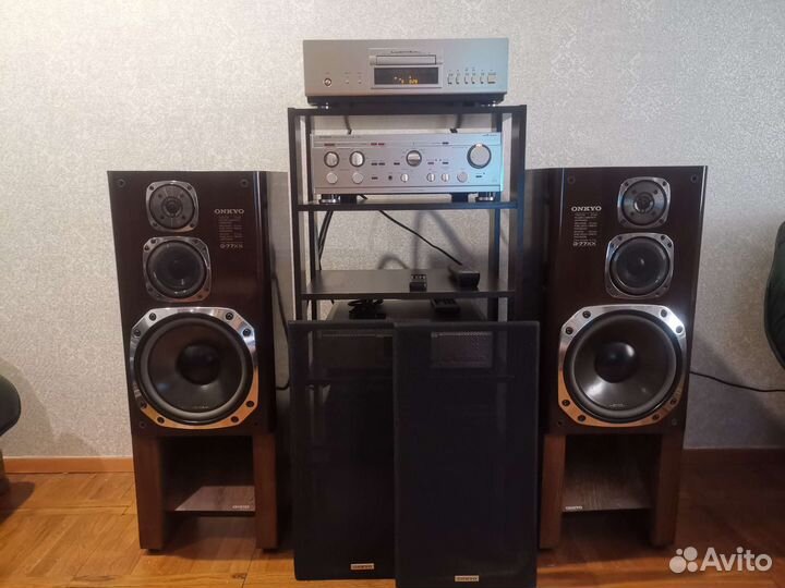 Музыкальный центр