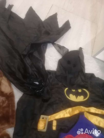 Новогодние костюмы:мушкетёр,бэтмен,мишка,строитель