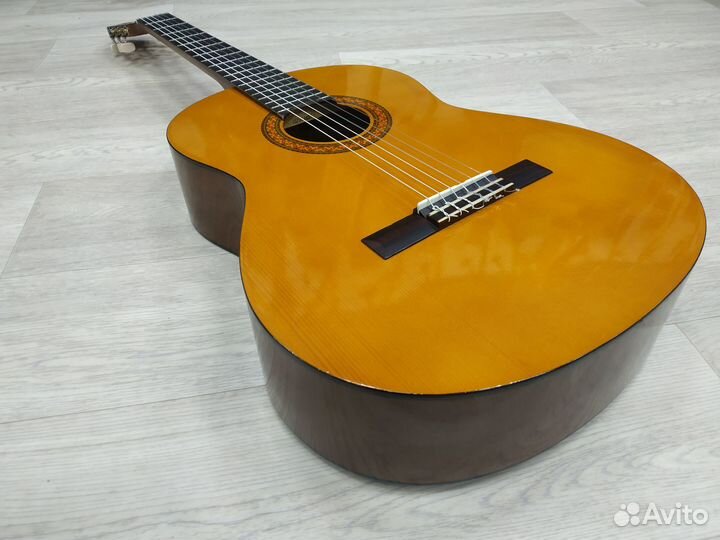 Классическая гитара Yamaha C40