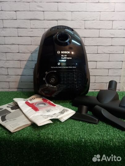 Пылесос с пылесборником Bosch BGN21800