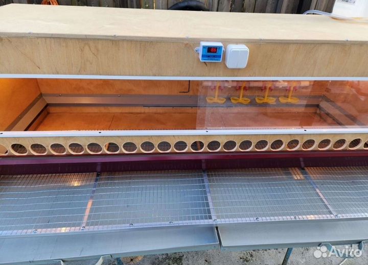 Брудер. Ящик для перевозки, Кормушка